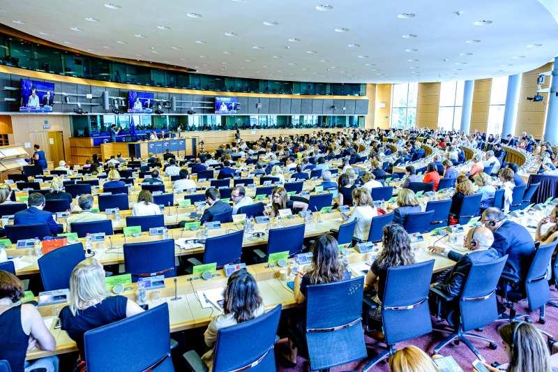 Eurodiputados en la sala de reuniones del Grupo PPE