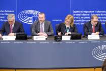 Manfred Weber (2nd to the left), (l-r) Antonio Tajani, Esther de Lange and Pedro López de Pablo